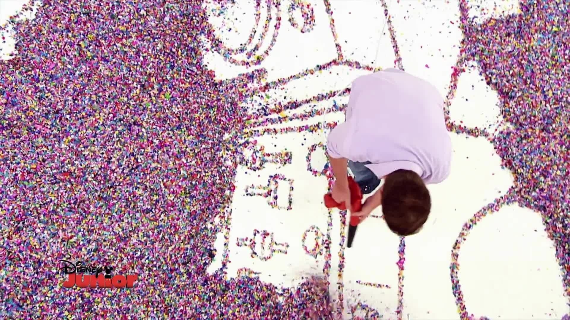 Art Attack Batterie portative Art Attack Vidéos Disney.fr